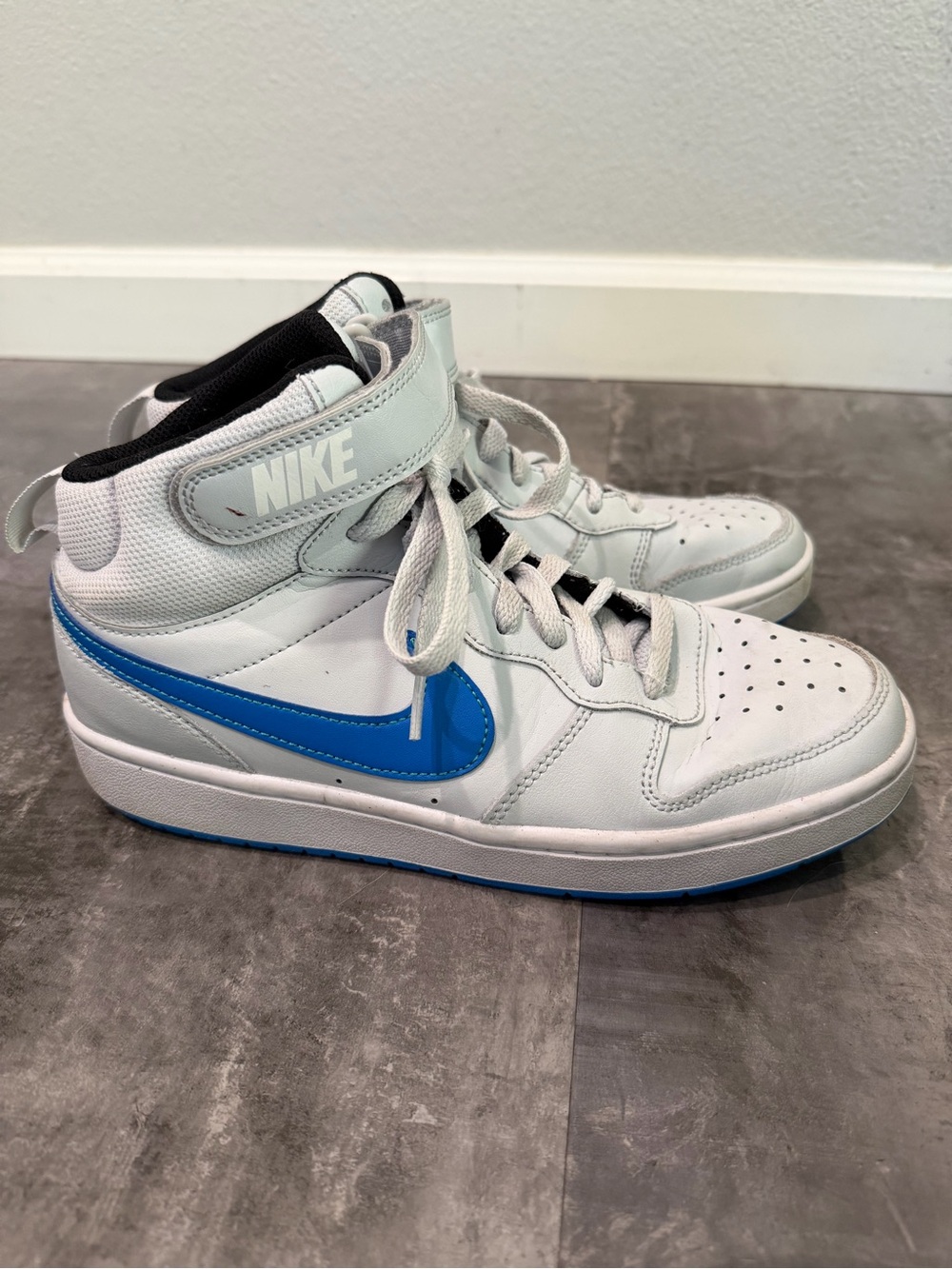 Nike Kids High-Top Sneakers in White & Blue with Strap